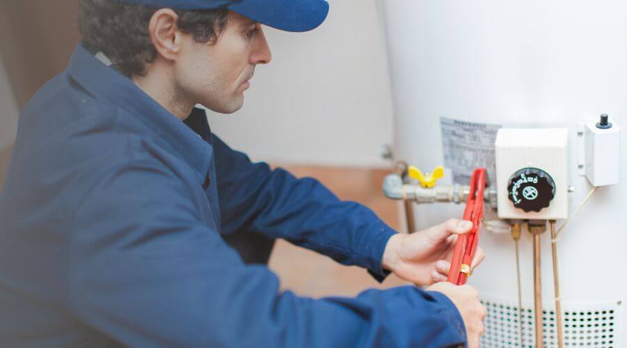 Local expert plumbing services in Riverside, IA
